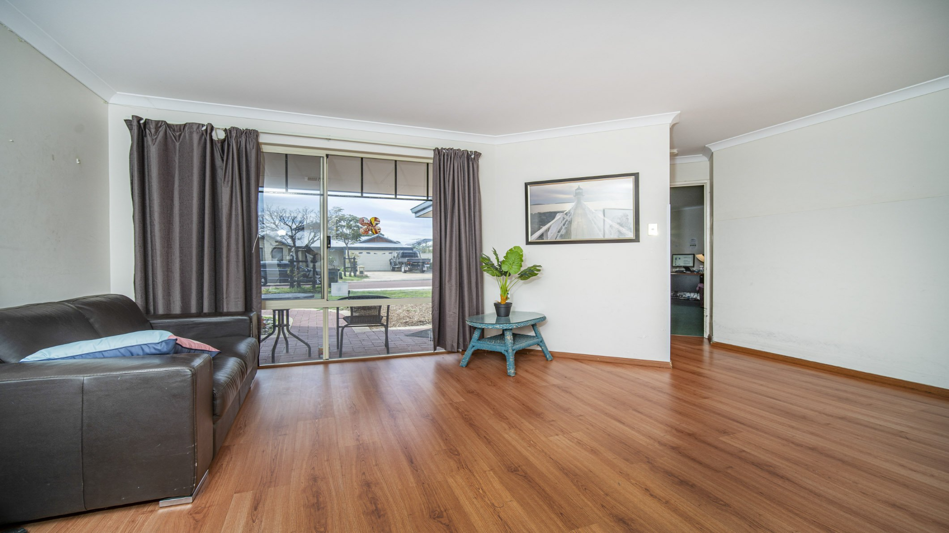 Secure, single level, modern home in quiet neighbourhood with Supported Independent Living — Home image 4