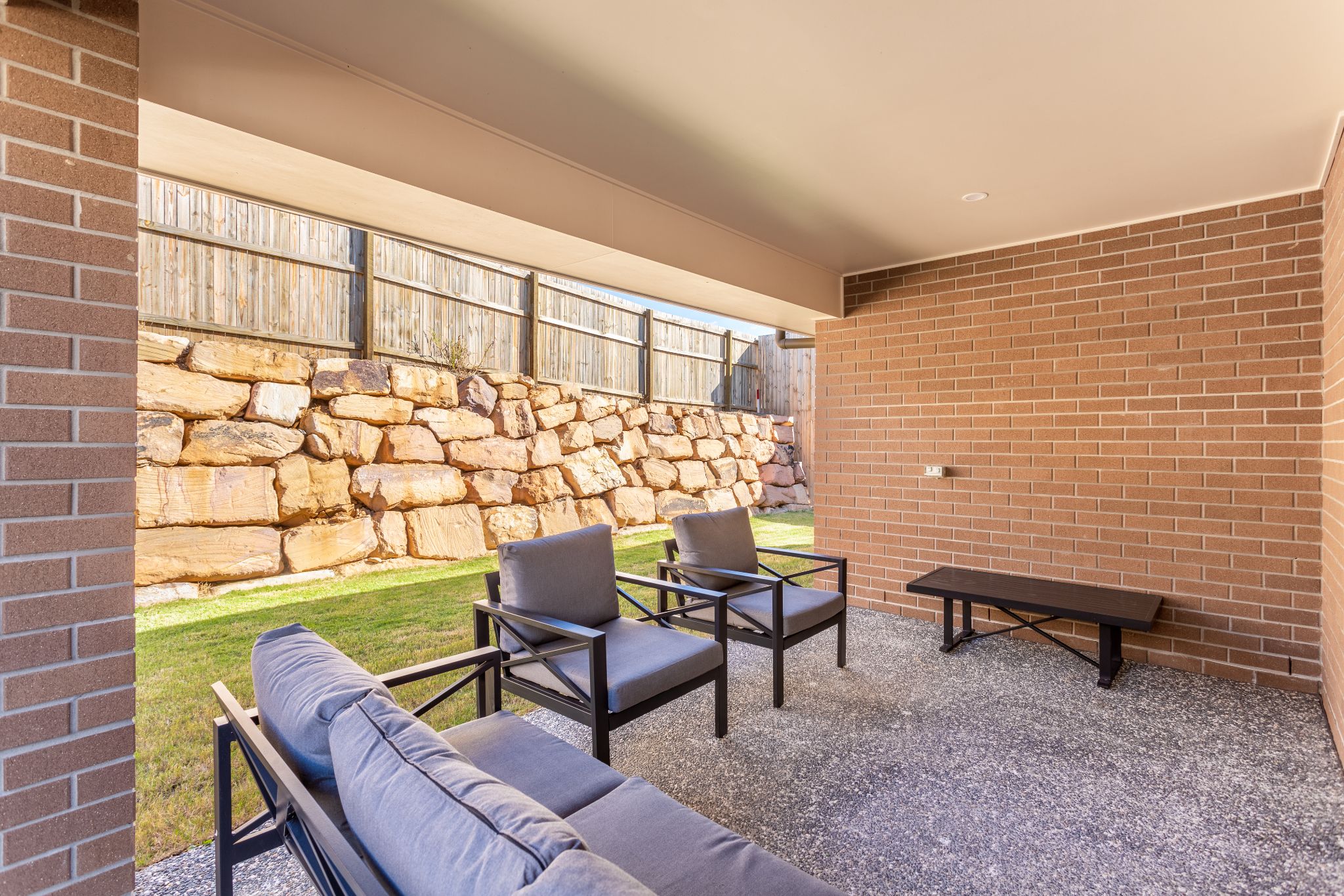 Vacant 4 Bedroom House Coomera! — Home image 2