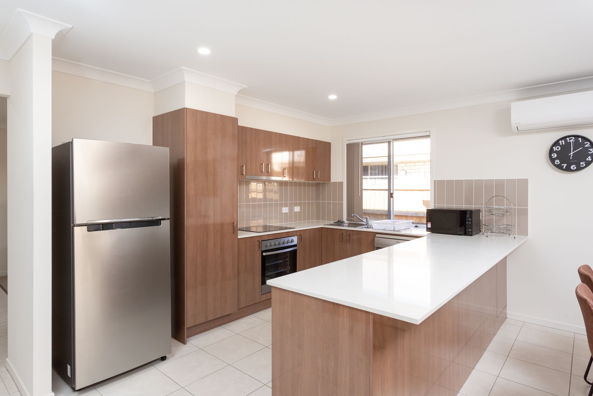 Vacant 4 Bedroom House Coomera! — Home image 8