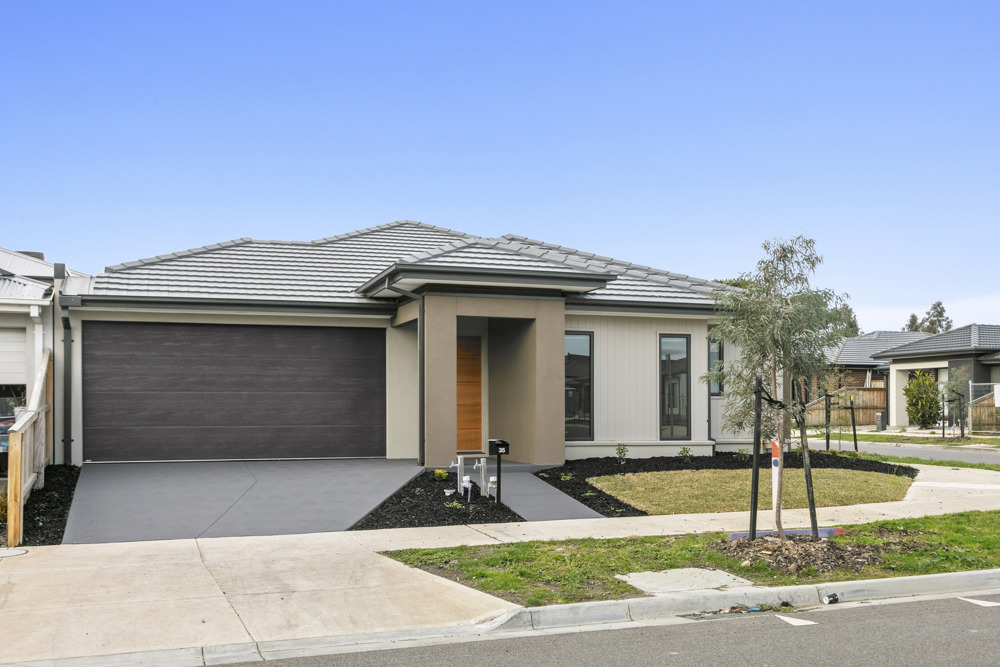 Strong. Secure. Completely Yours.- Private Robust Home in Donnybrook — Home image 1