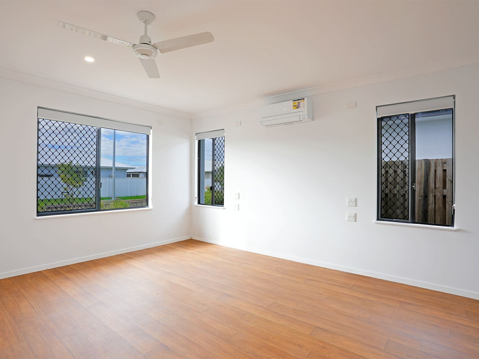 Townsville: 3 SDA Room Home with OOA — Home image 4