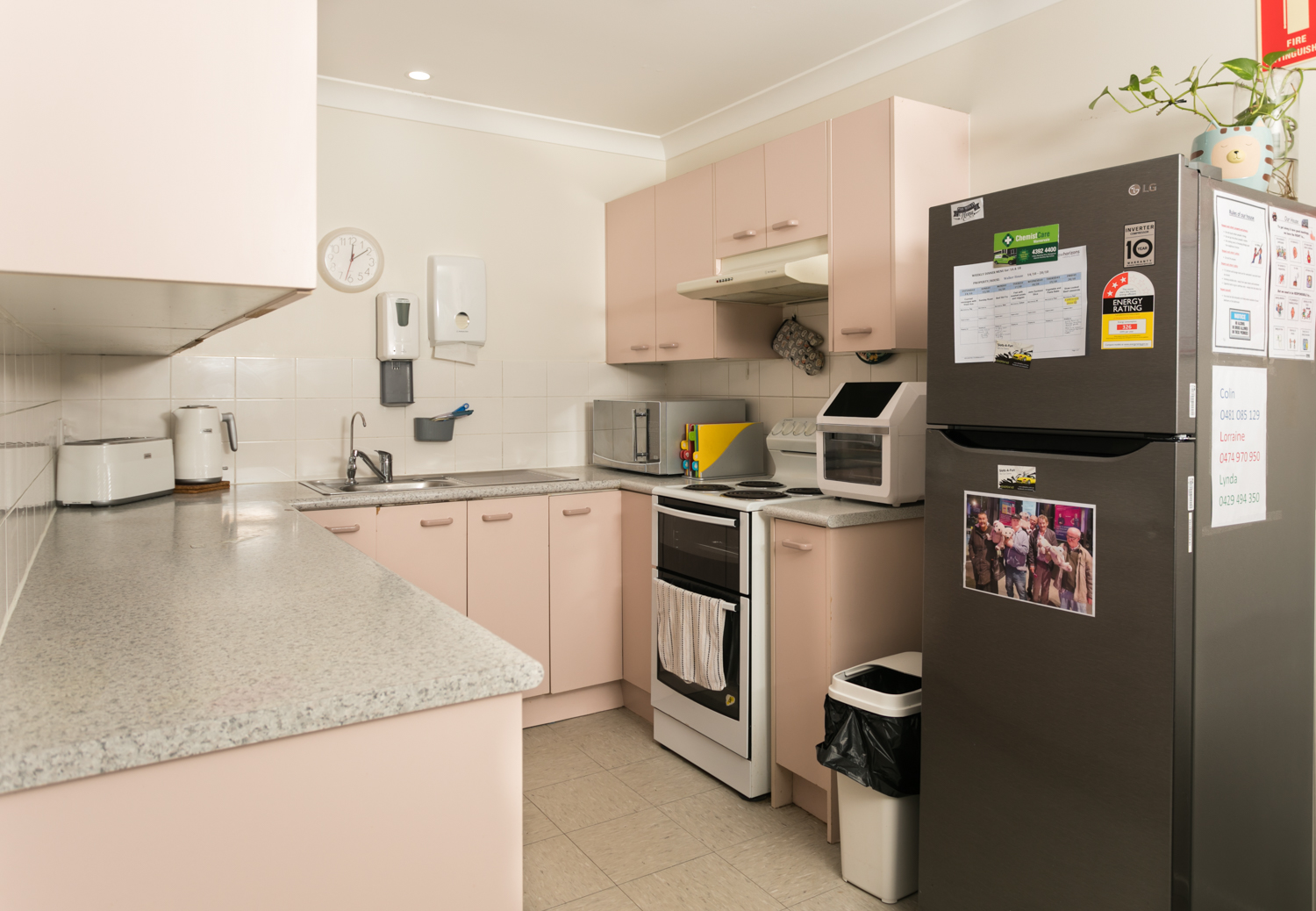 Comfortable, supported living in a peaceful six-bedroom in Kanwal — Home image 37