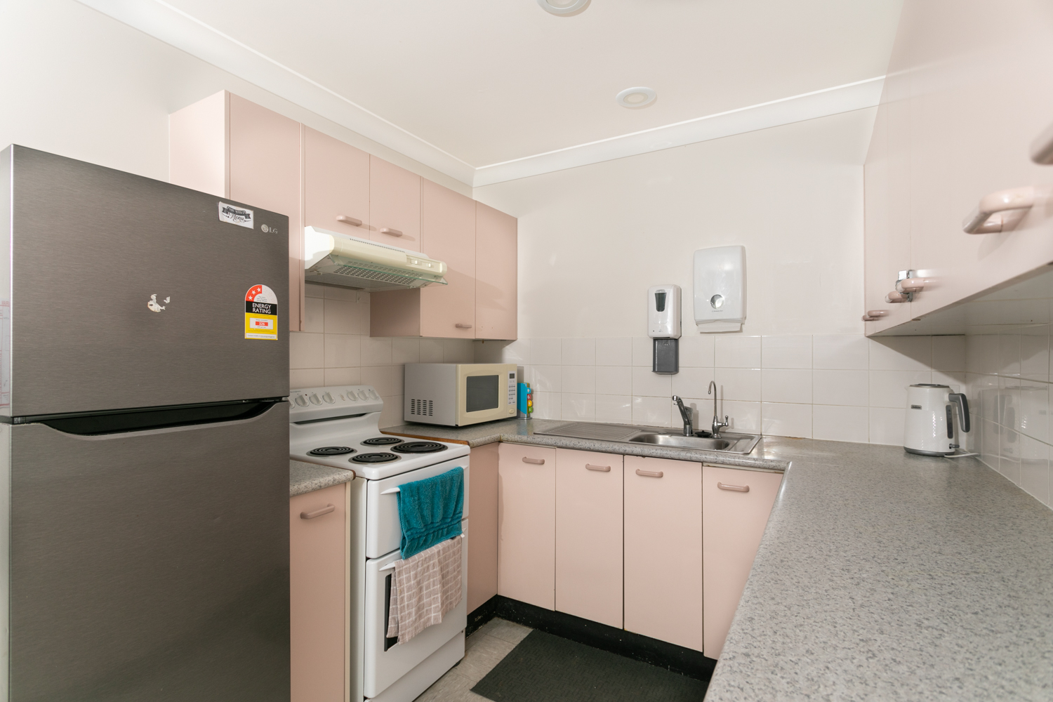 Comfortable, supported living in a peaceful six-bedroom in Kanwal — Home image 7
