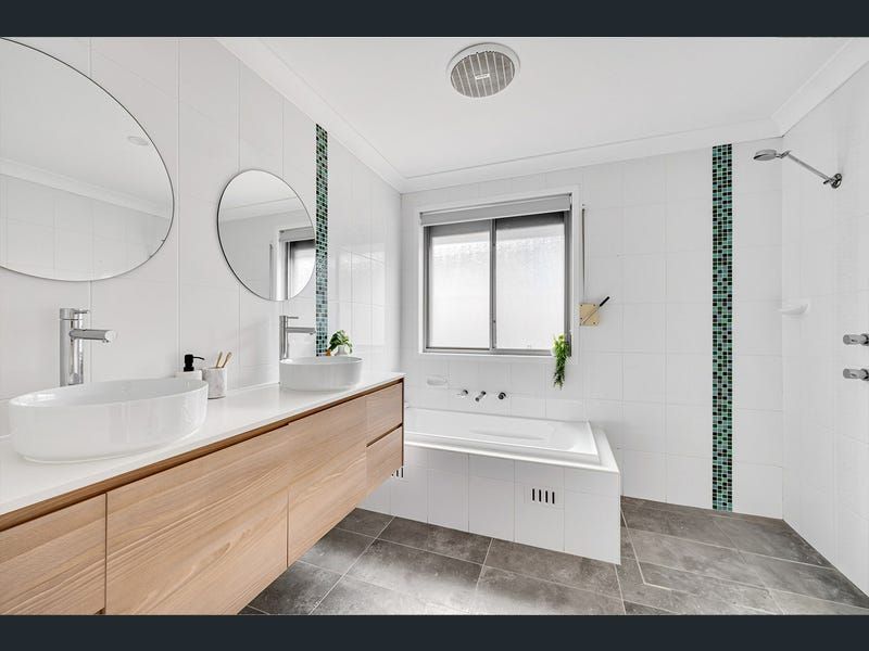 Brand New Modern & Spacious SIL Home — Home image 7