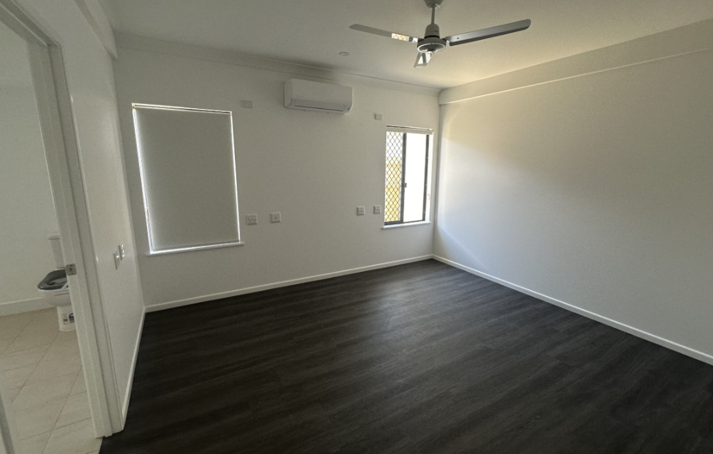 Fully Wheel Chair Accessible Brand New in Mackay! FREE WIFI!!** — Home image 2