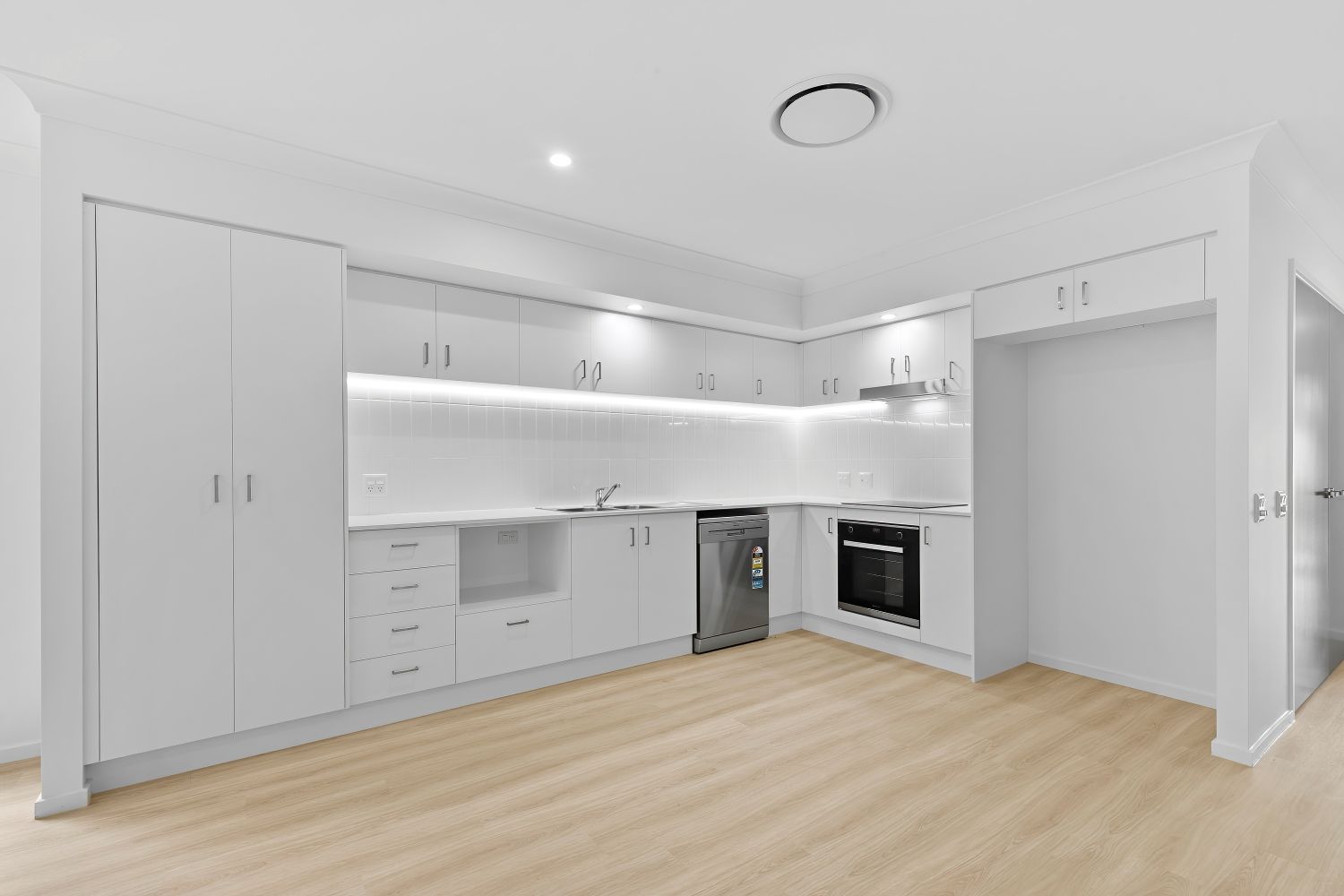 WOODFORD, QLD - IMPROVED LIVEABILITY HOUSE — Home image 2