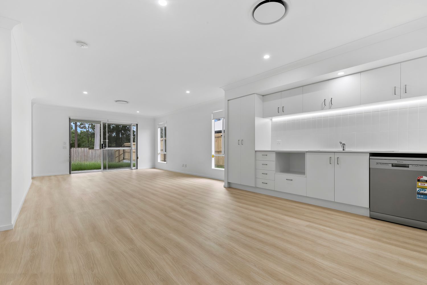 WOODFORD, QLD - IMPROVED LIVEABILITY HOUSE — Home image 12