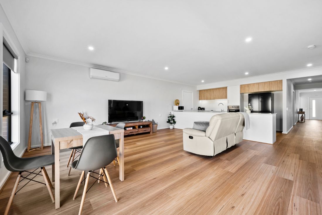 Modern 3-Bedroom HPS - Heifer Avenue, Clyde North VIC — Home image 7