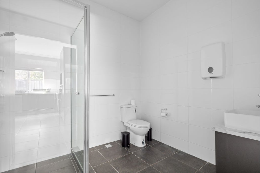 1 SDA (Robust or Improved Liv.) + OOA, in Riverview — Home image 8