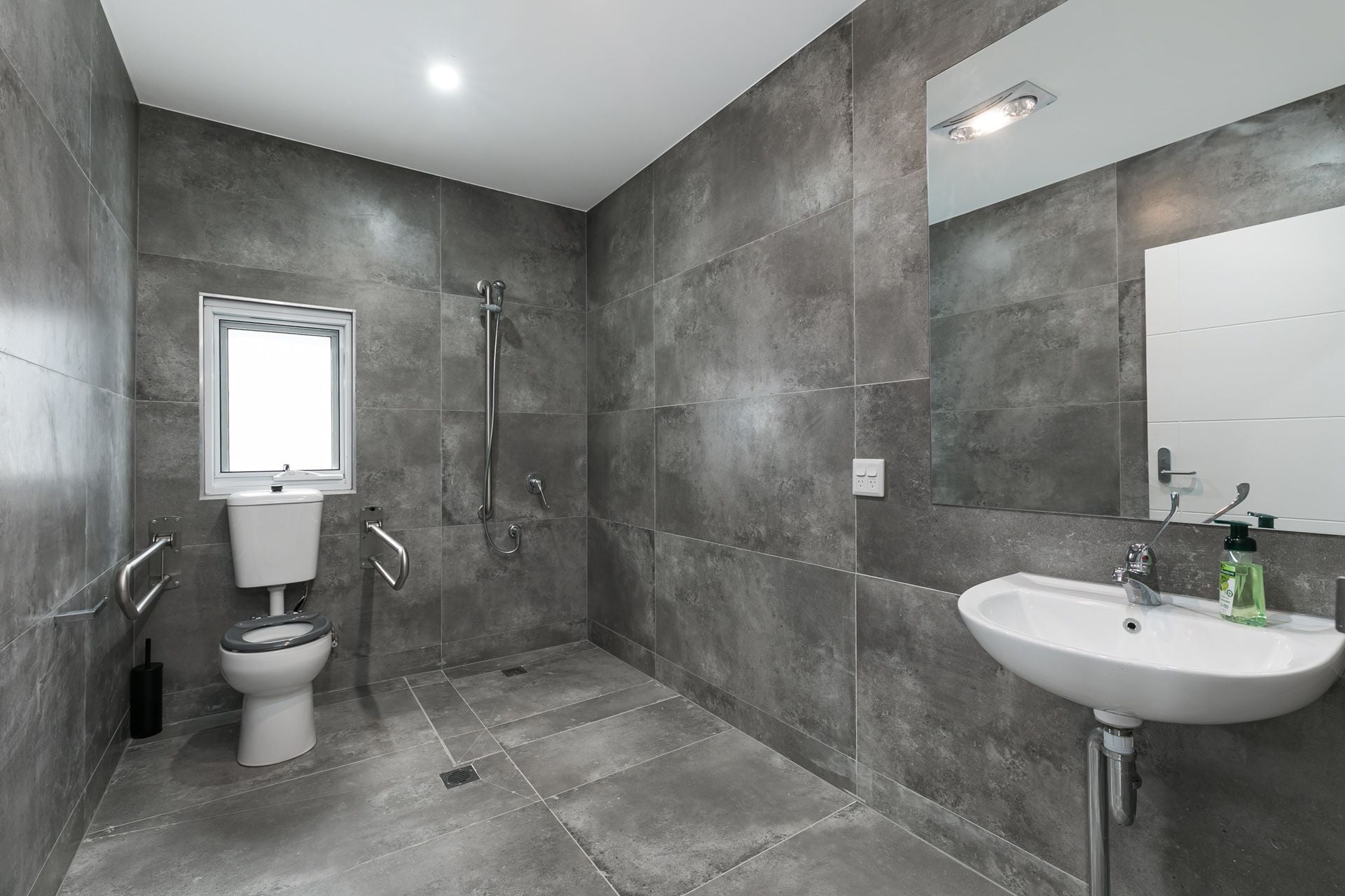 High Physical Support 1 bedroom vacancy in Miranda — Home image 6