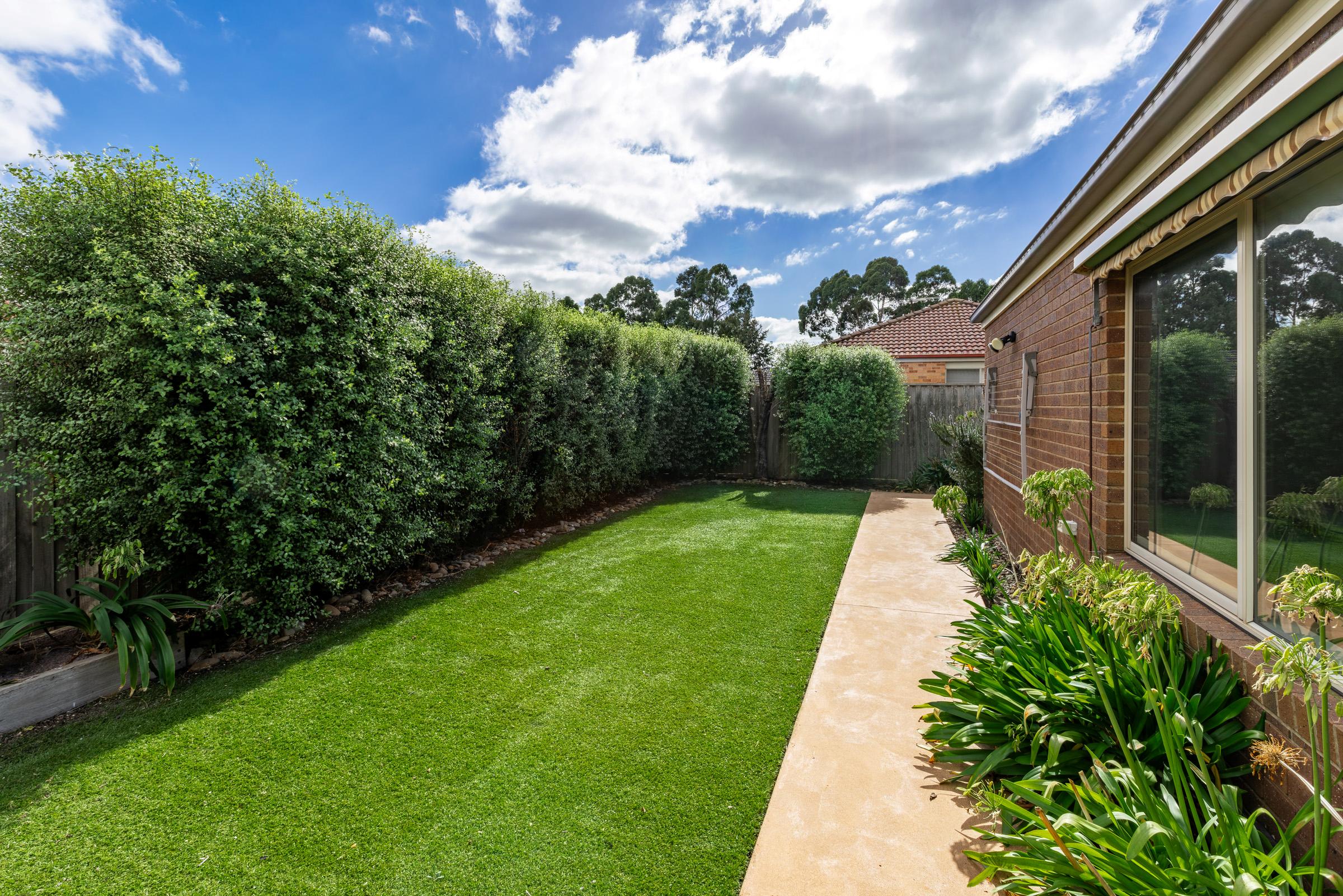 Comfortable & Connected SIL in Cranbourne with Spacious Living & Outdoor Spaces — Home image 11