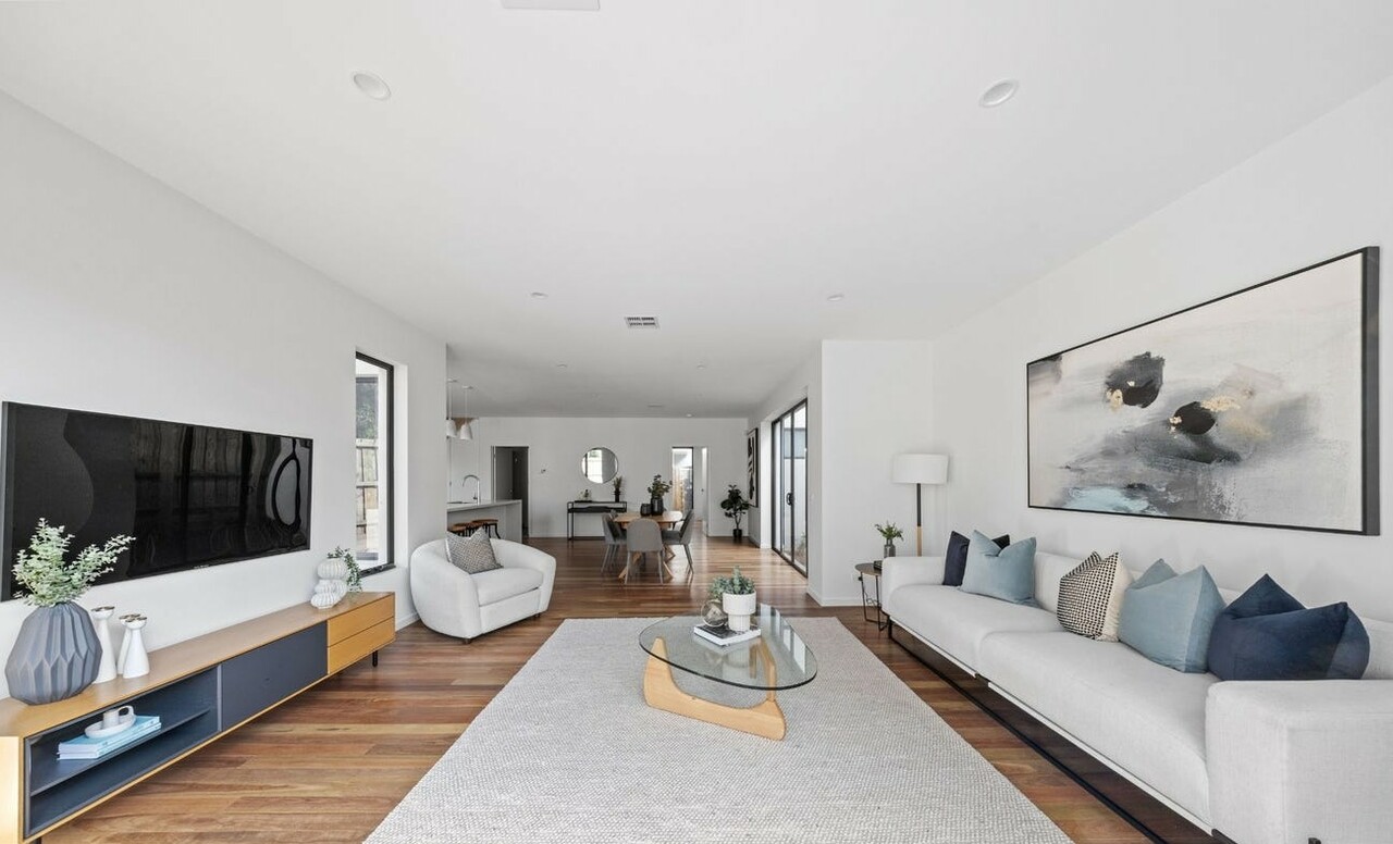 Modern and Comfortable SIL Living in Essendon — Home image 4
