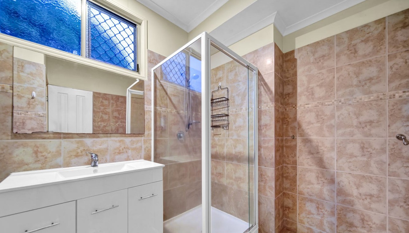 Broadbeach Waters SIL Home with Dual Living – Two Distinct Residences — Home image 15