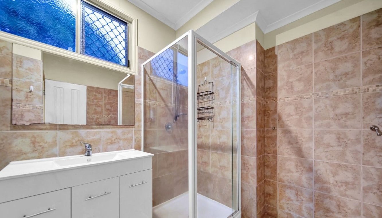 Broadbeach Waters SIL Home with Dual Living – Two Distinct Residences — Home image 12