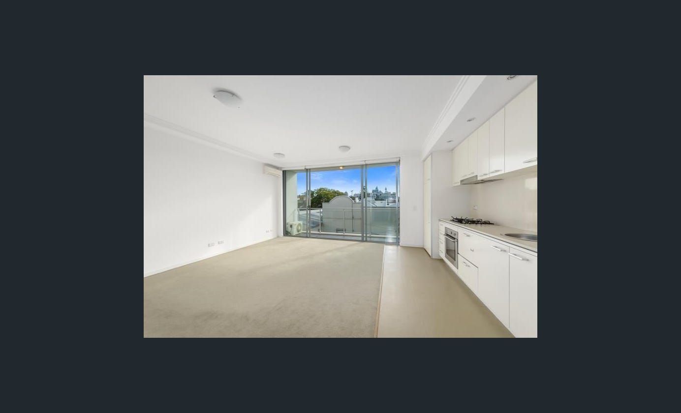 Top floor sun drenched open plan 1 bedroom apartment — Home image 11