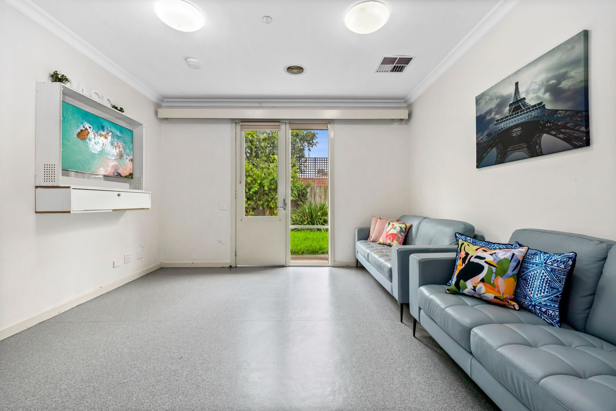 Spacious living in a sought after suburb. — Home image 6