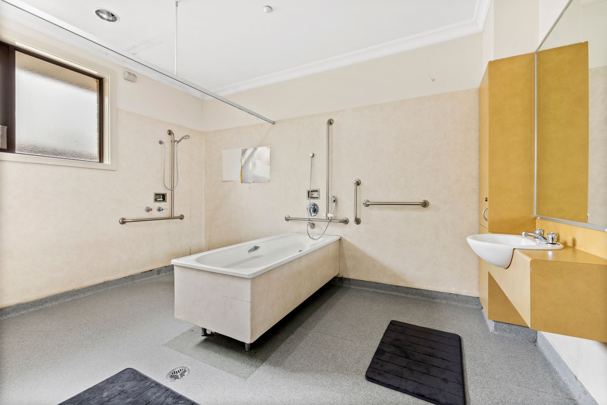 Spacious living in a sought after suburb. — Home image 7