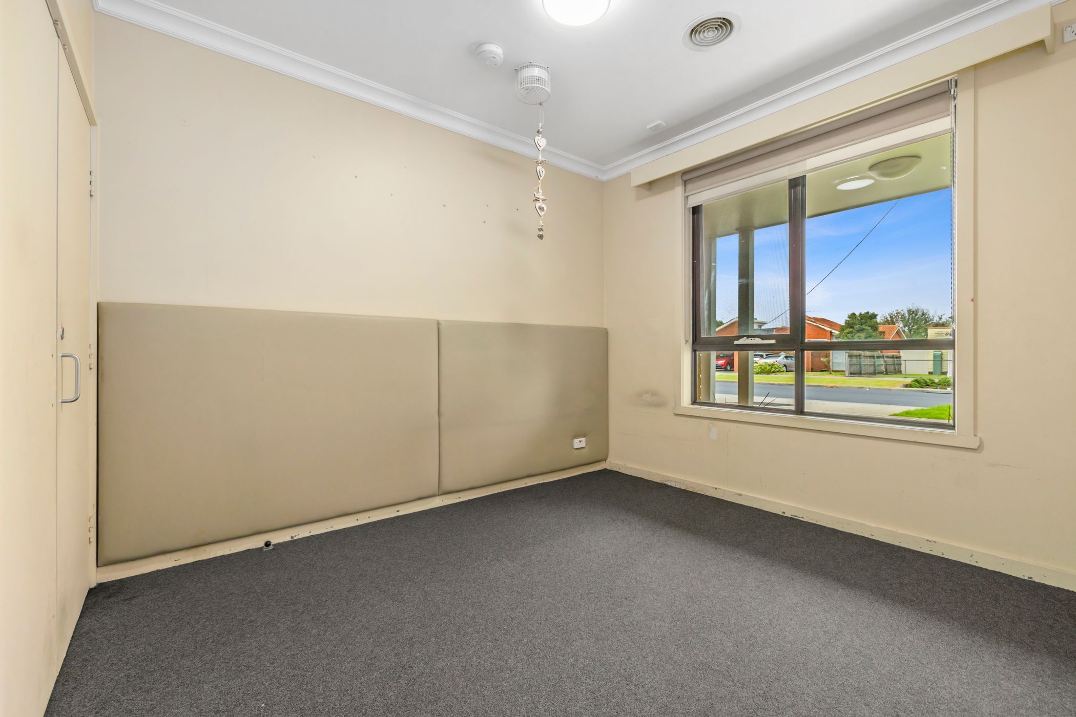 Spacious living in a sought after suburb. — Home image 8
