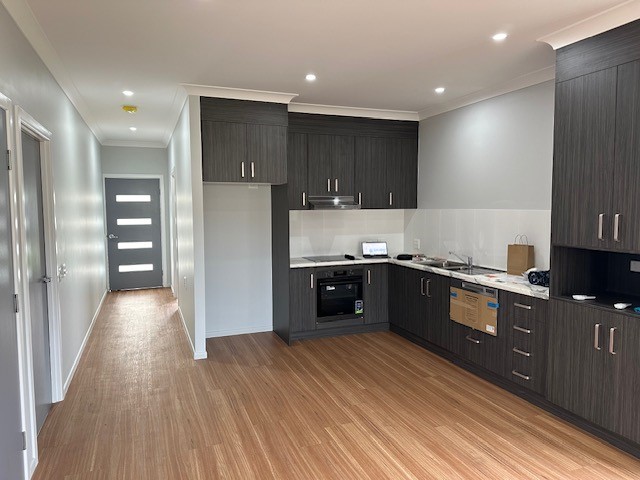 TOOLOOA, GLADSTONE QLD - ROBUST DUPLEX (VILLA TWO) — Home image 3