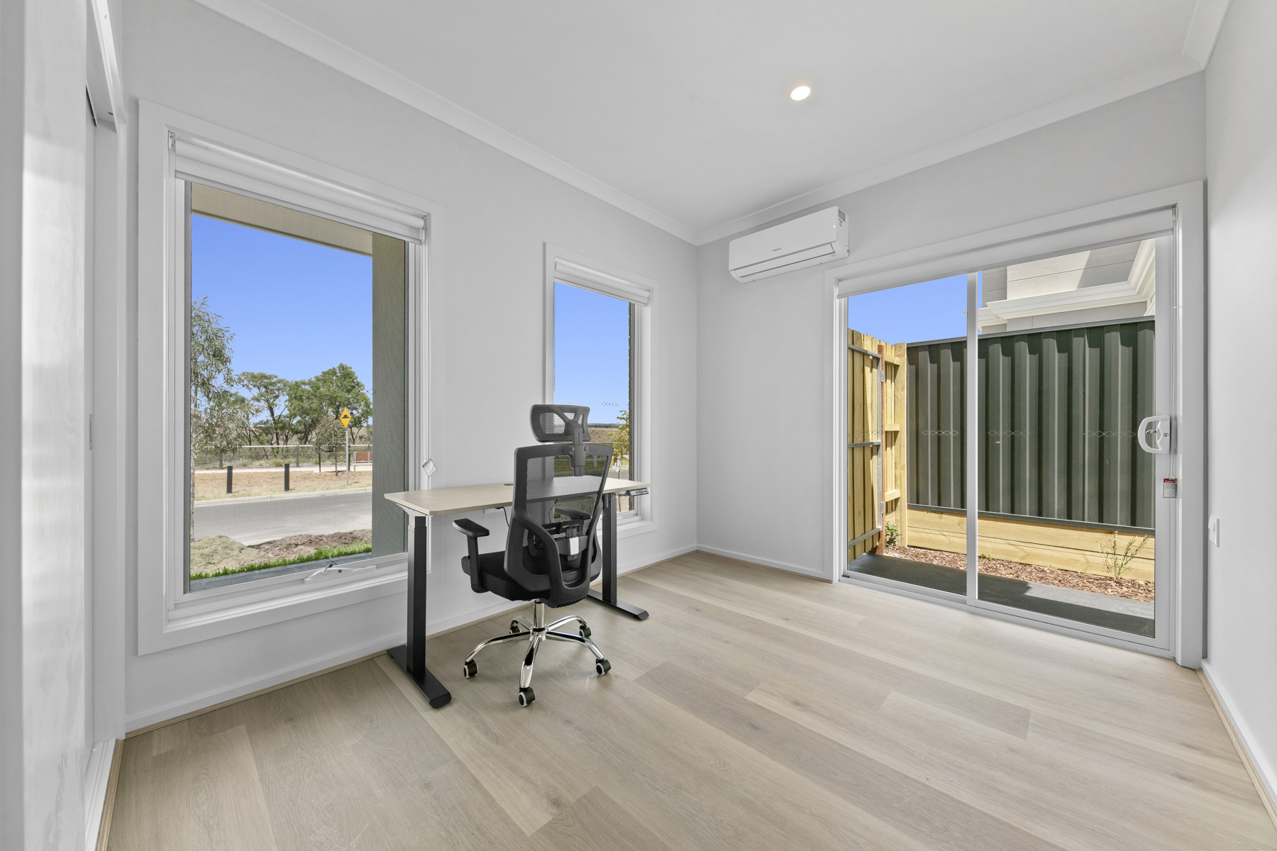 TIRED OF BEING STUCK IN SHARED ACCOMMODATION? 2 Independant Homes on 1 Title — Home image 2