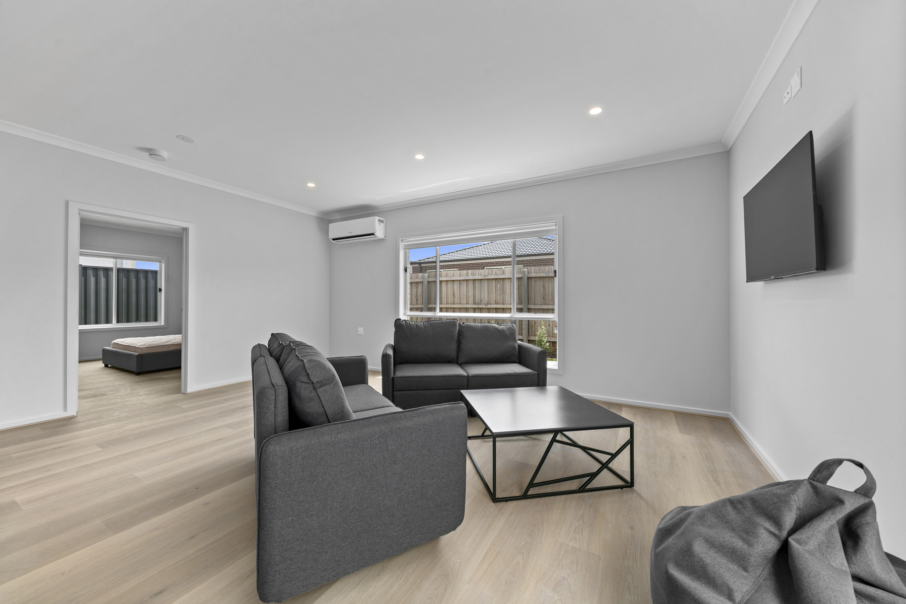 TIRED OF BEING STUCK IN SHARED ACCOMMODATION? 2 Independant Homes on 1 Title — Home image 11