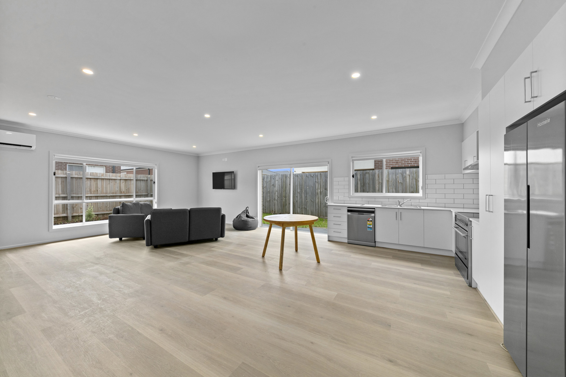 TIRED OF BEING STUCK IN SHARED ACCOMMODATION? 2 Independant Homes on 1 Title — Home image 12
