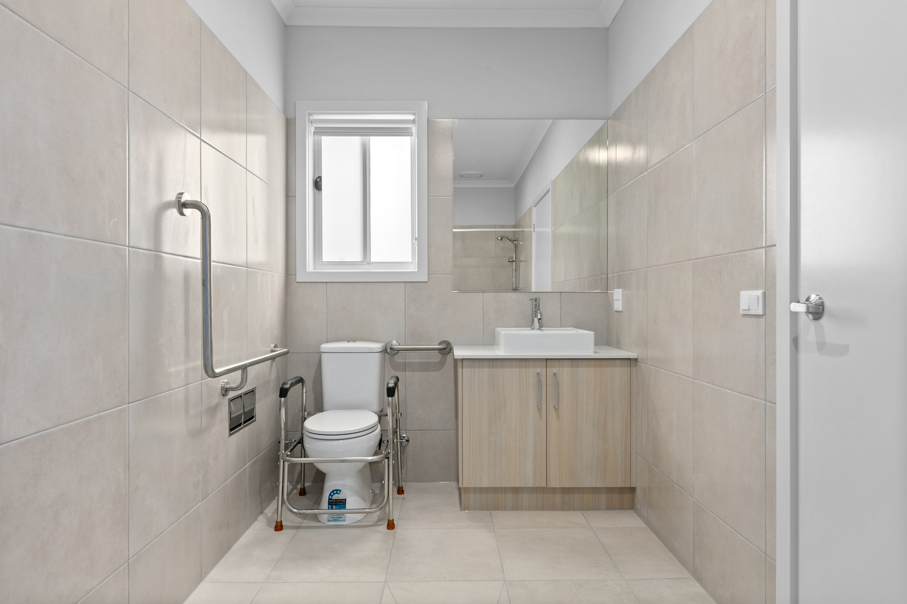TIRED OF BEING STUCK IN SHARED ACCOMMODATION? 2 Independant Homes on 1 Title — Home image 19