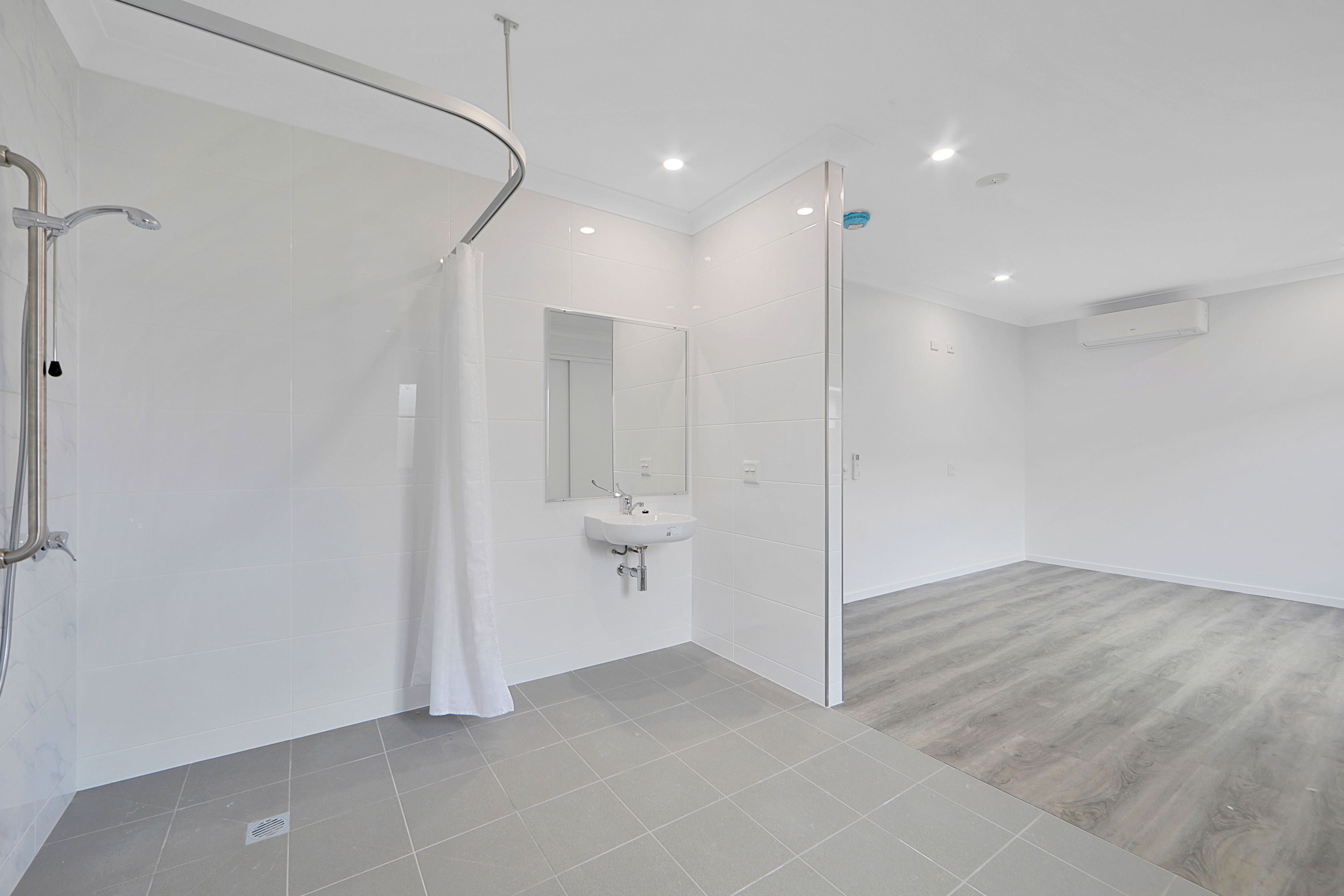 2 HPS Rooms + OOA + Media Room, in Avenell Heights — Home image 4