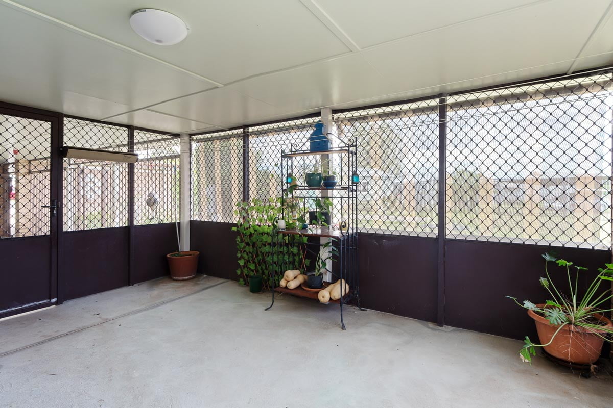 Enjoy the quiet country home, set on 17 acres of land — Home image 9