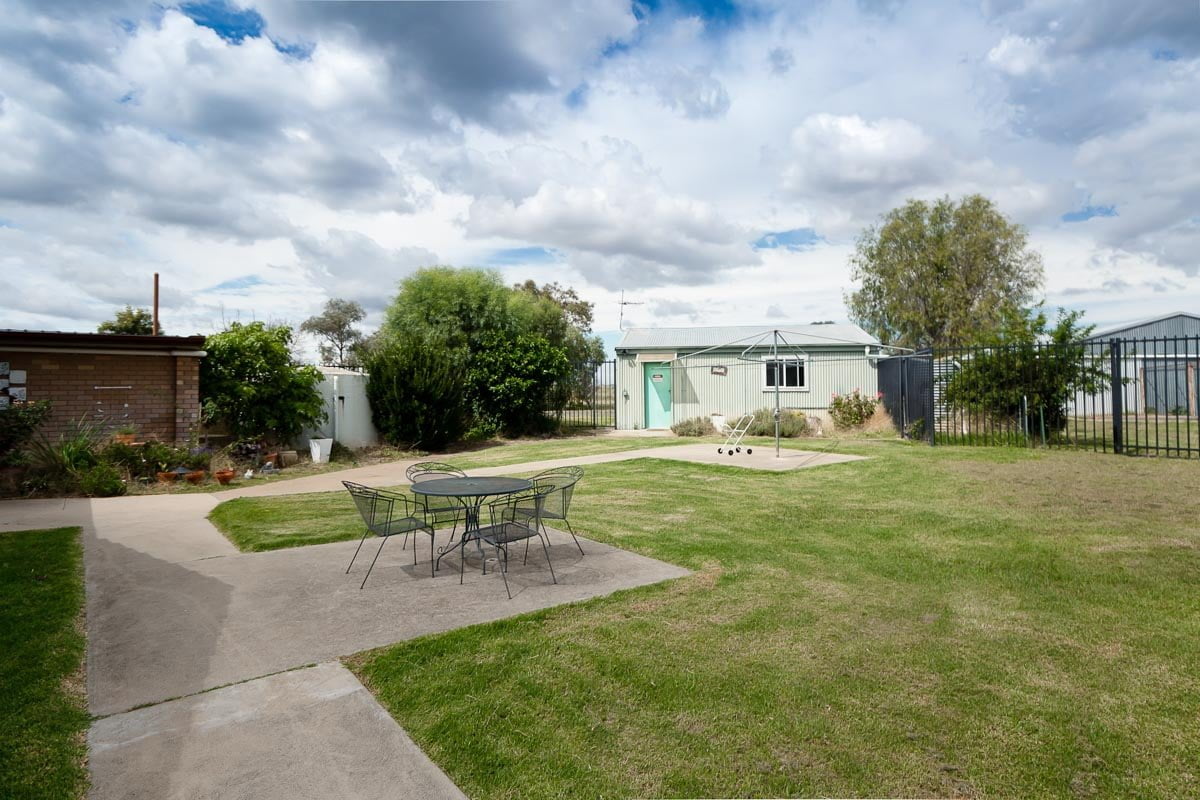 Enjoy the quiet country home, set on 17 acres of land — Home image 10
