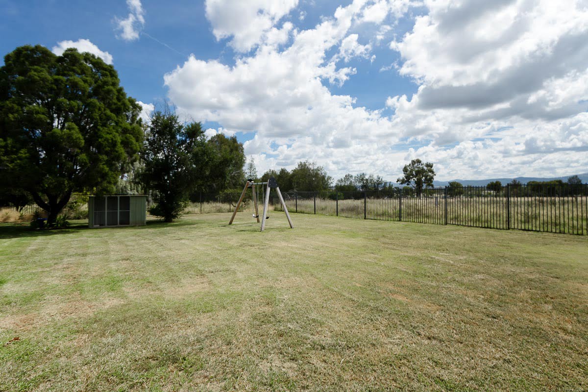 Enjoy the quiet country home, set on 17 acres of land — Home image 13