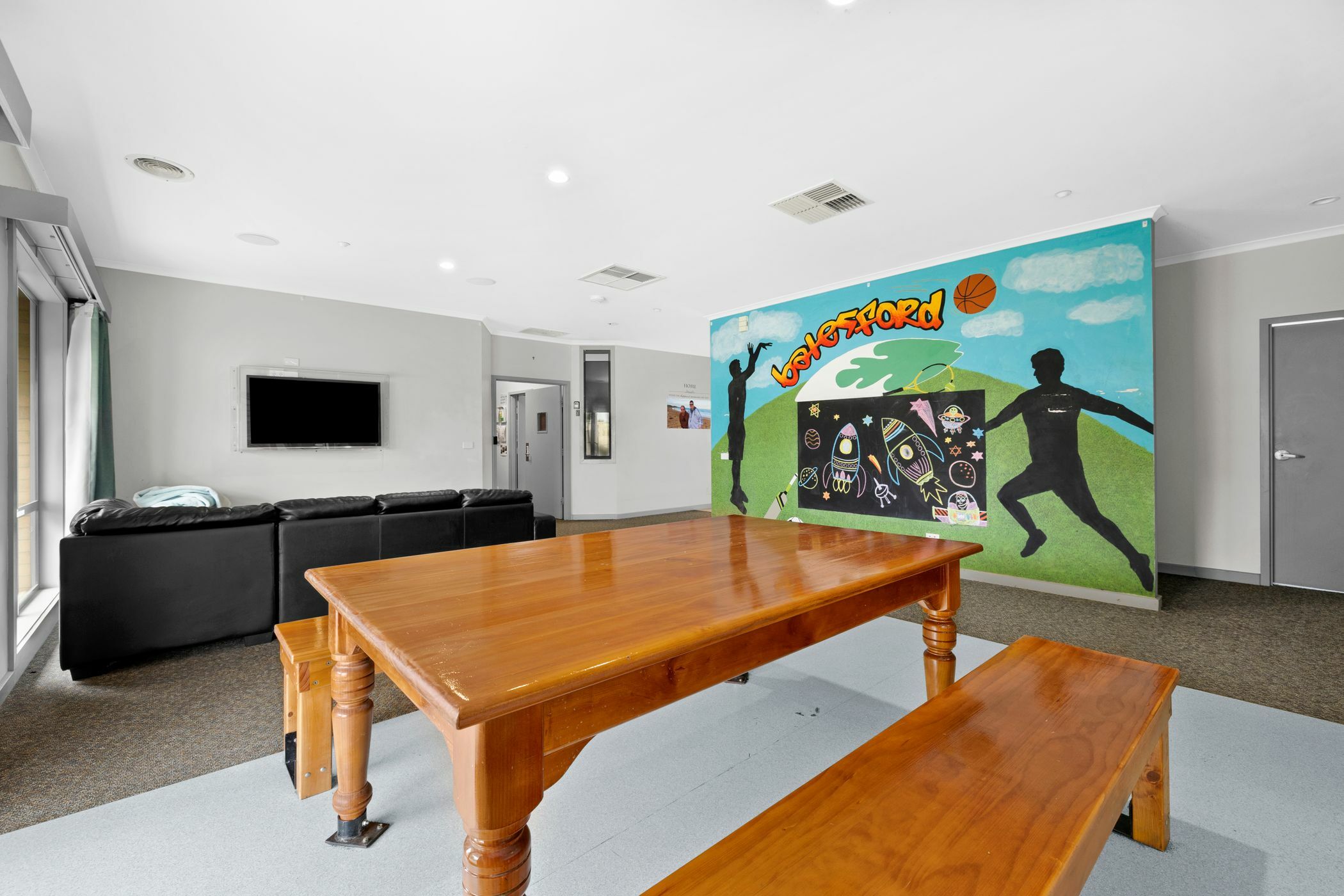 Beautiful lifestyle in the heart of Batesford — Home image 2