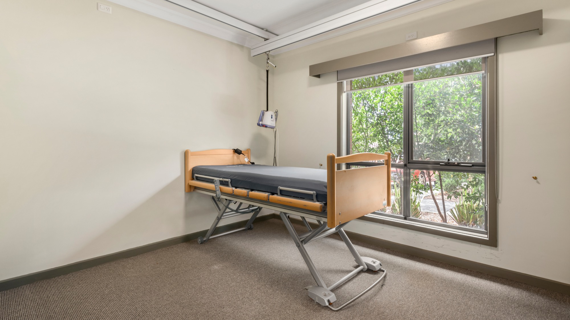 Large fully accessible, purpose-built house in a leafy street in Box Hill South — Home image 9