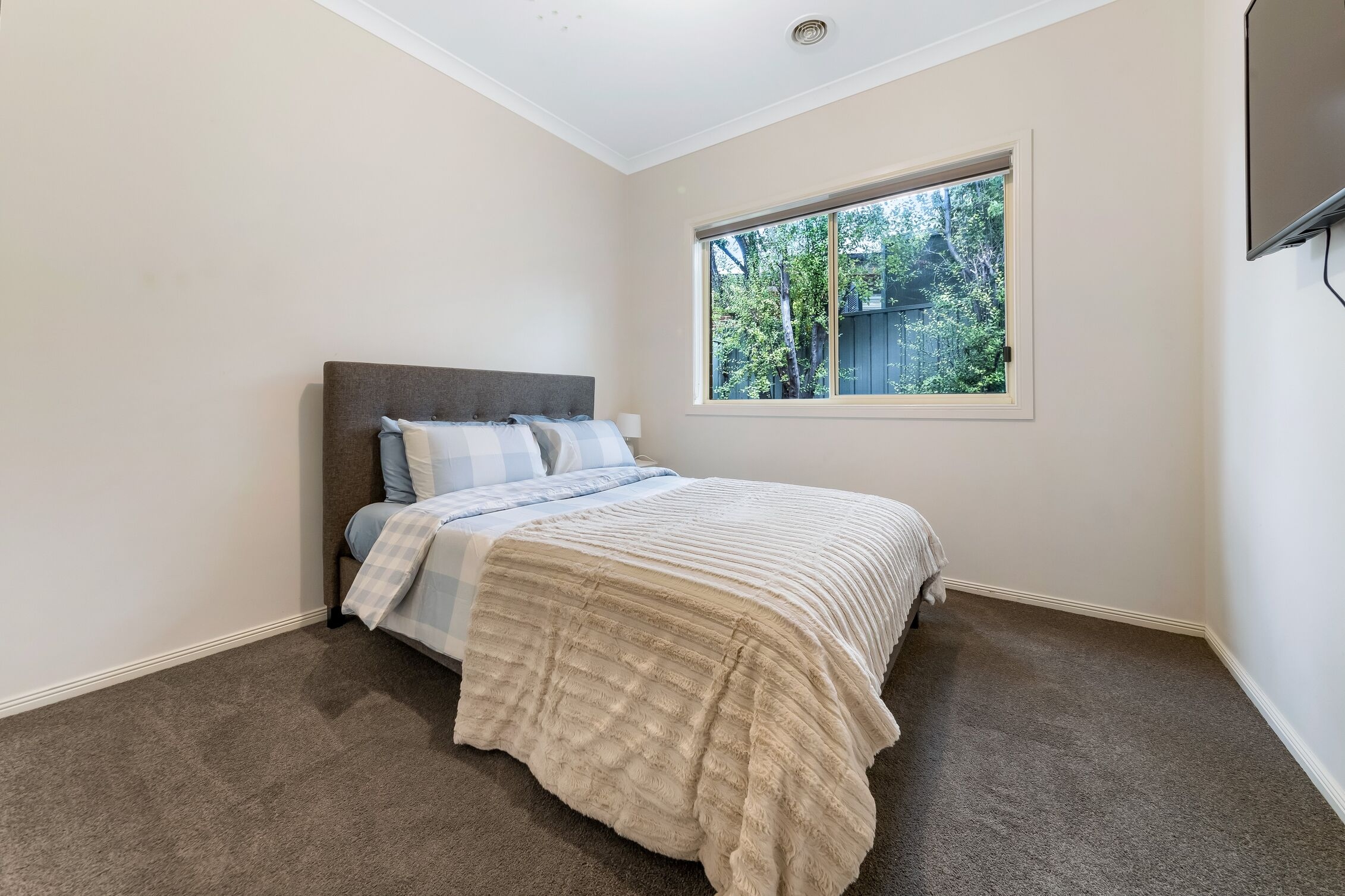 Welcome Home to Your Cozy & Supportive Sanctuary in Caroline Springs — Home image 9