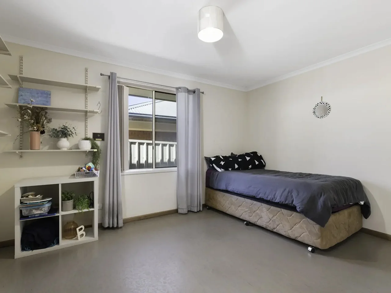 Mount Barker - 1 Vacancy 4 Bedroom Residence Basic — Home image 3
