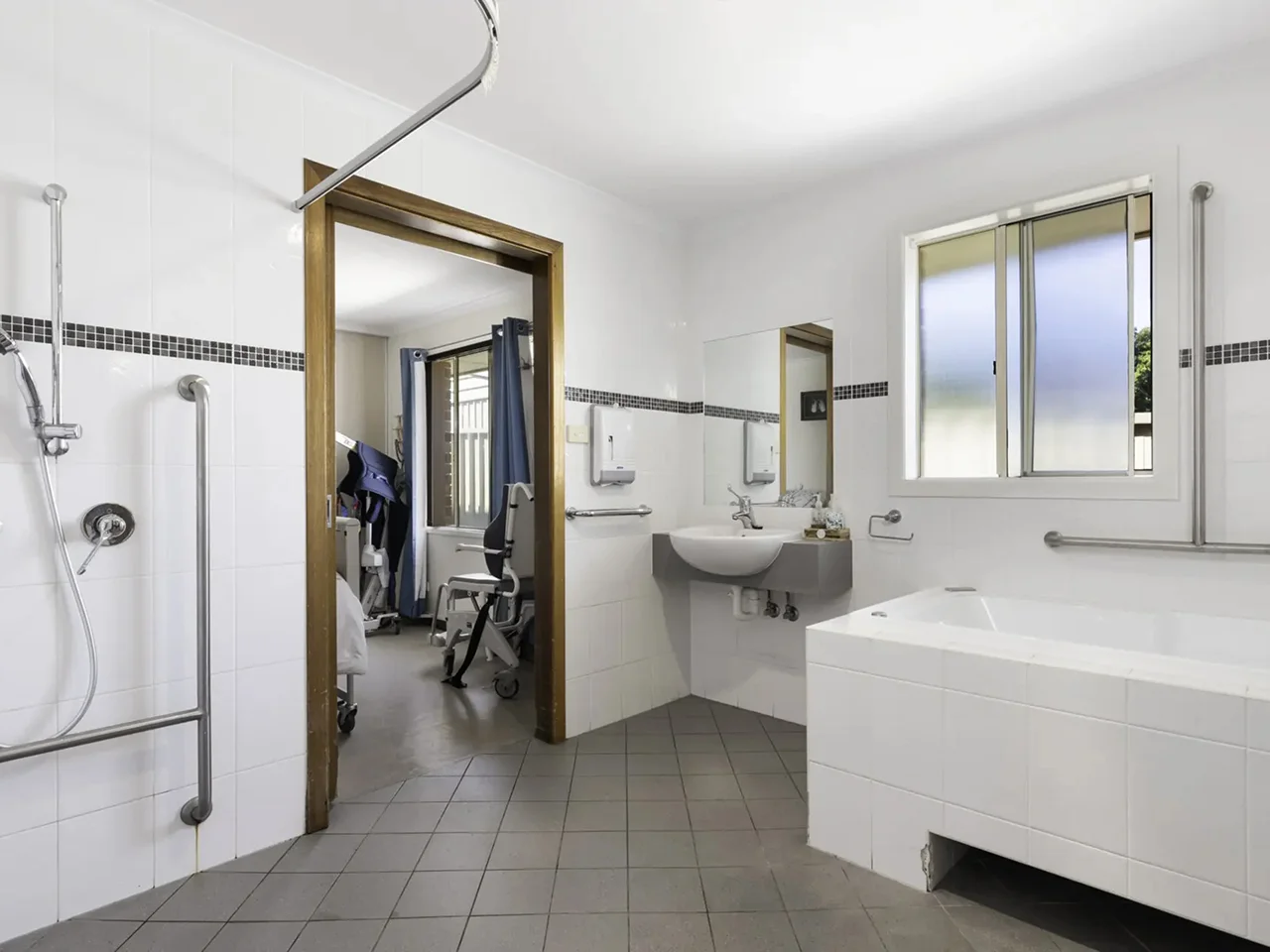 Mount Barker - 1 Vacancy 4 Bedroom Residence Basic — Home image 4