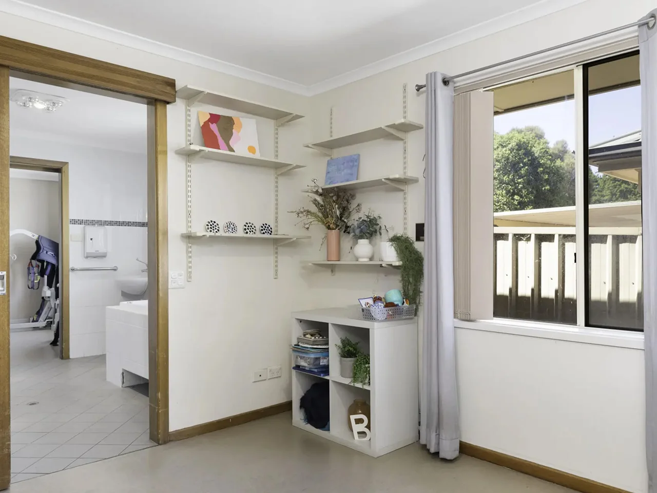 Mount Barker - 1 Vacancy 4 Bedroom Residence Basic — Home image 5