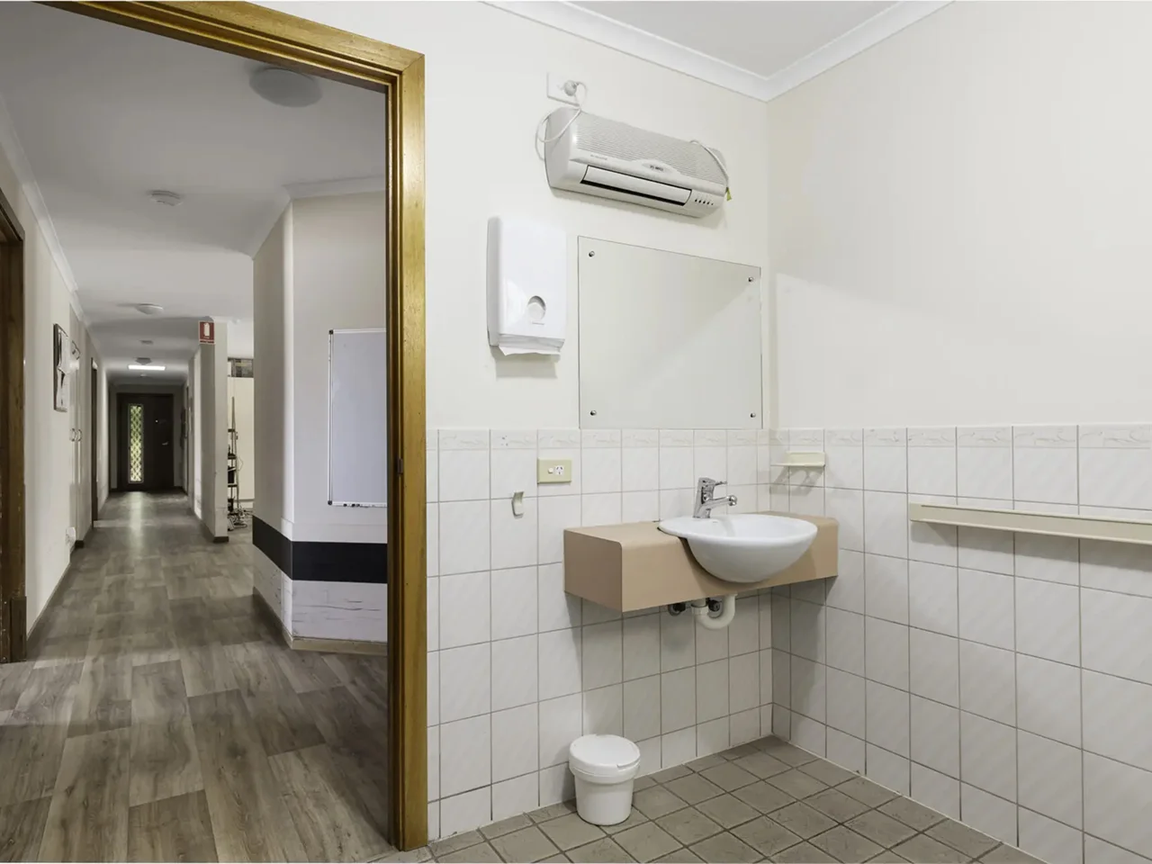 Mount Barker - 1 Vacancy 4 Bedroom Residence Basic — Home image 9