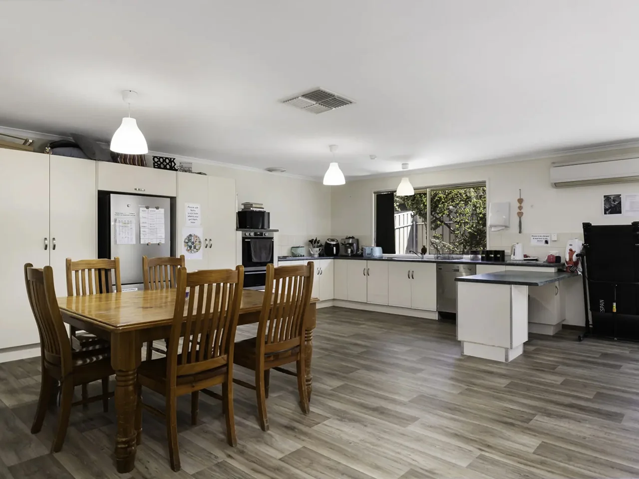 Mount Barker - 1 Vacancy 4 Bedroom Residence Basic — Home image 10
