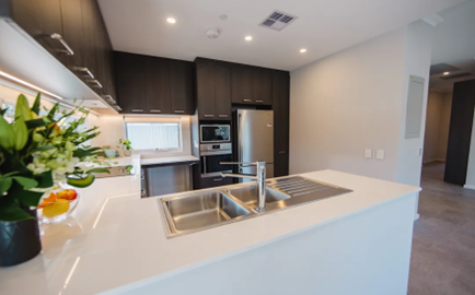 1 bedroom vacancy - Winifred Road, Bayswater - 2 bedroom home — Home image 2
