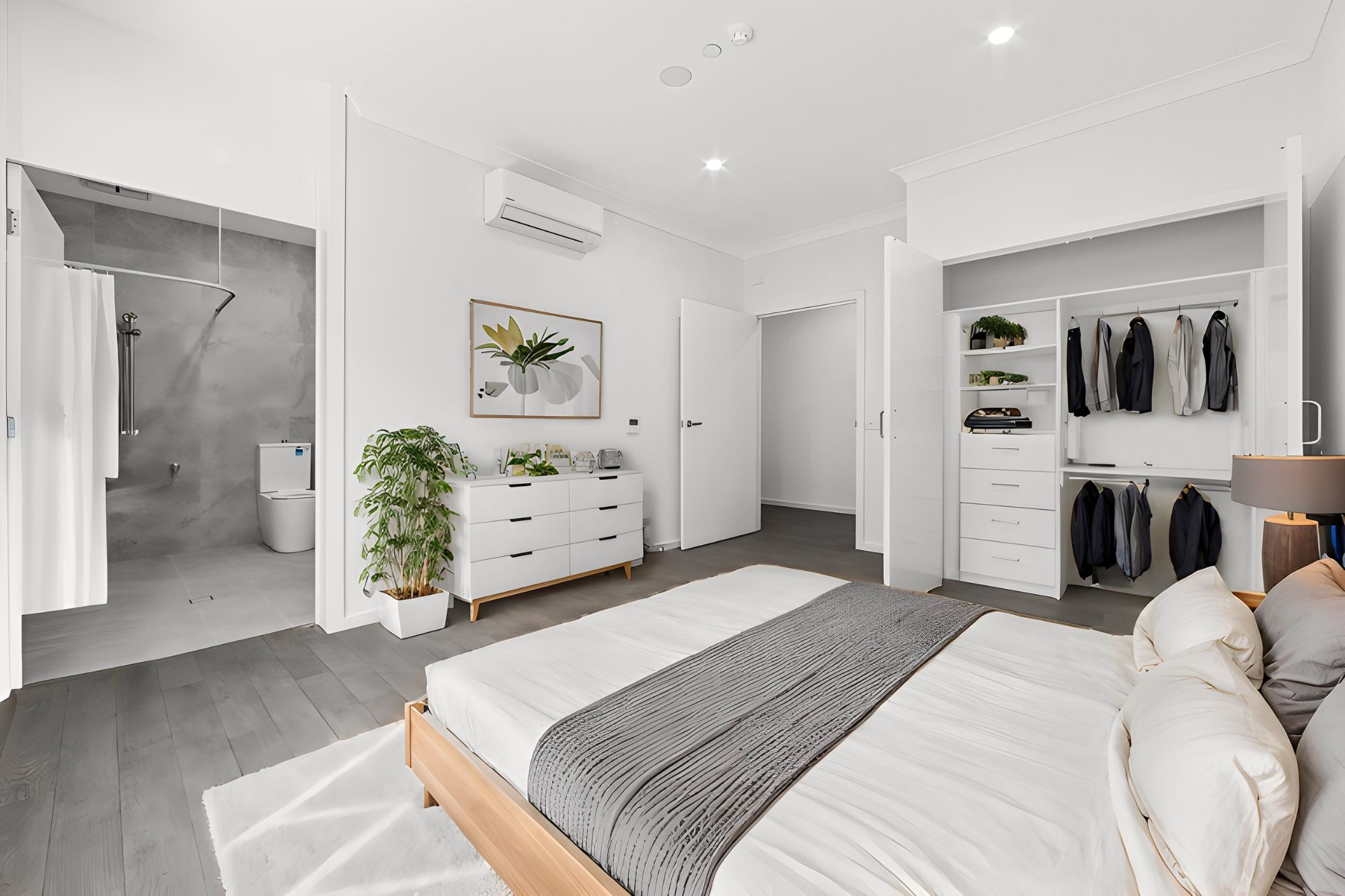 Centrally located in Coburg - live with just 1 other! — Home image 2