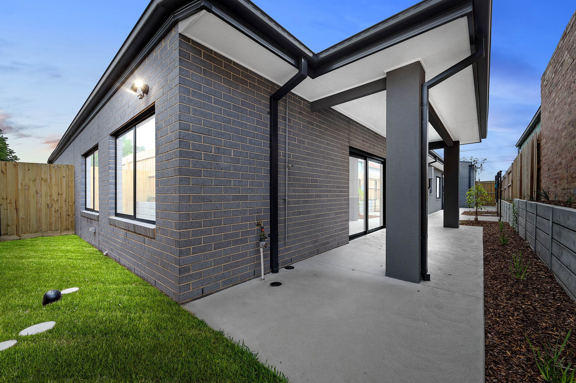 Centrally located in Coburg - live with just 1 other! — Home image 3
