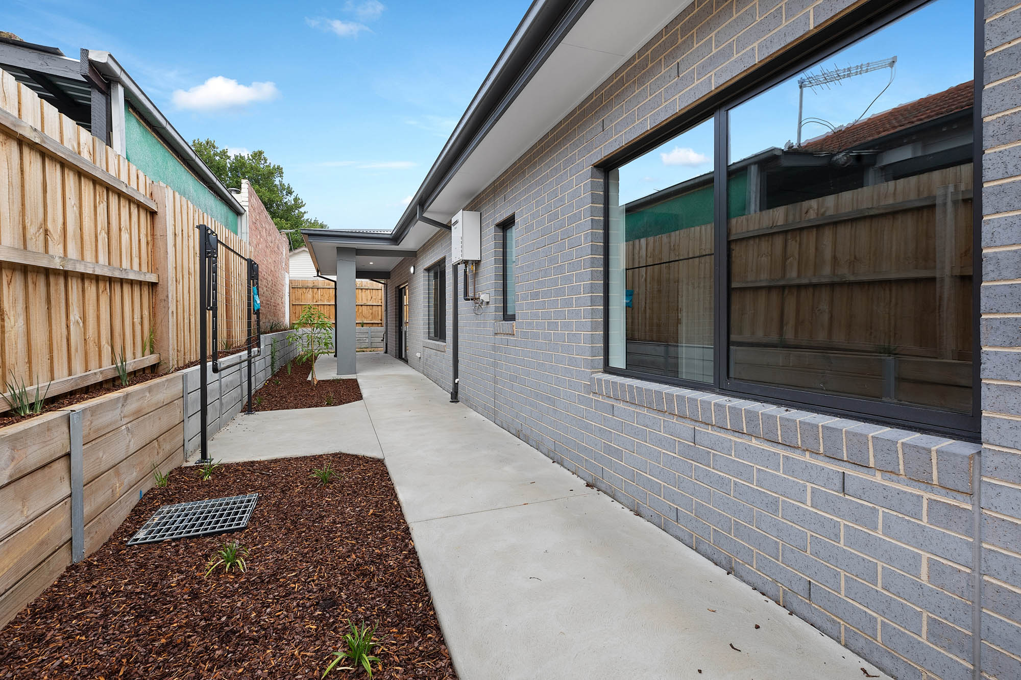 Centrally located in Coburg - live with just 1 other! — Home image 8