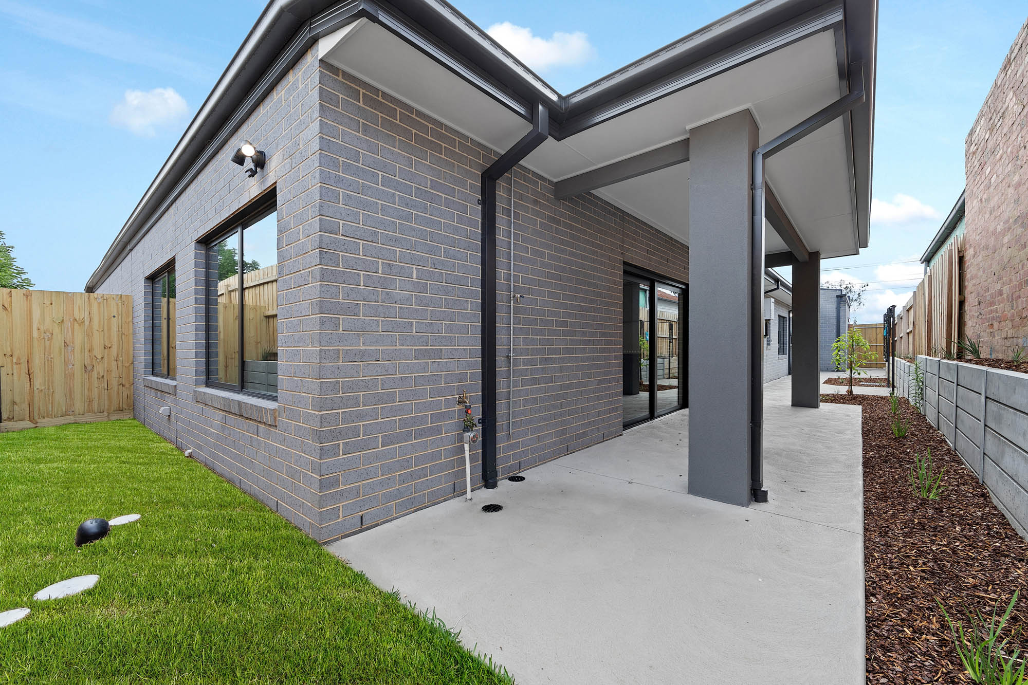 Centrally located in Coburg - live with just 1 other! — Home image 12