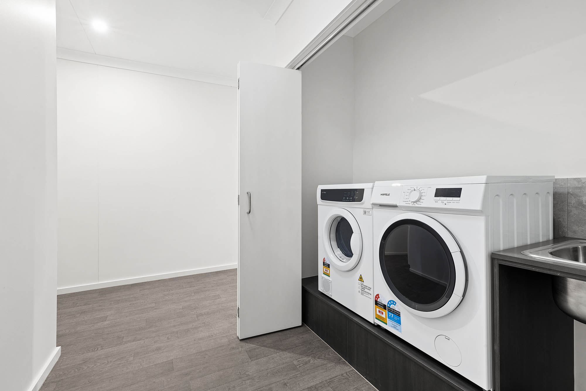 Centrally located in Coburg - live with just 1 other! — Home image 14