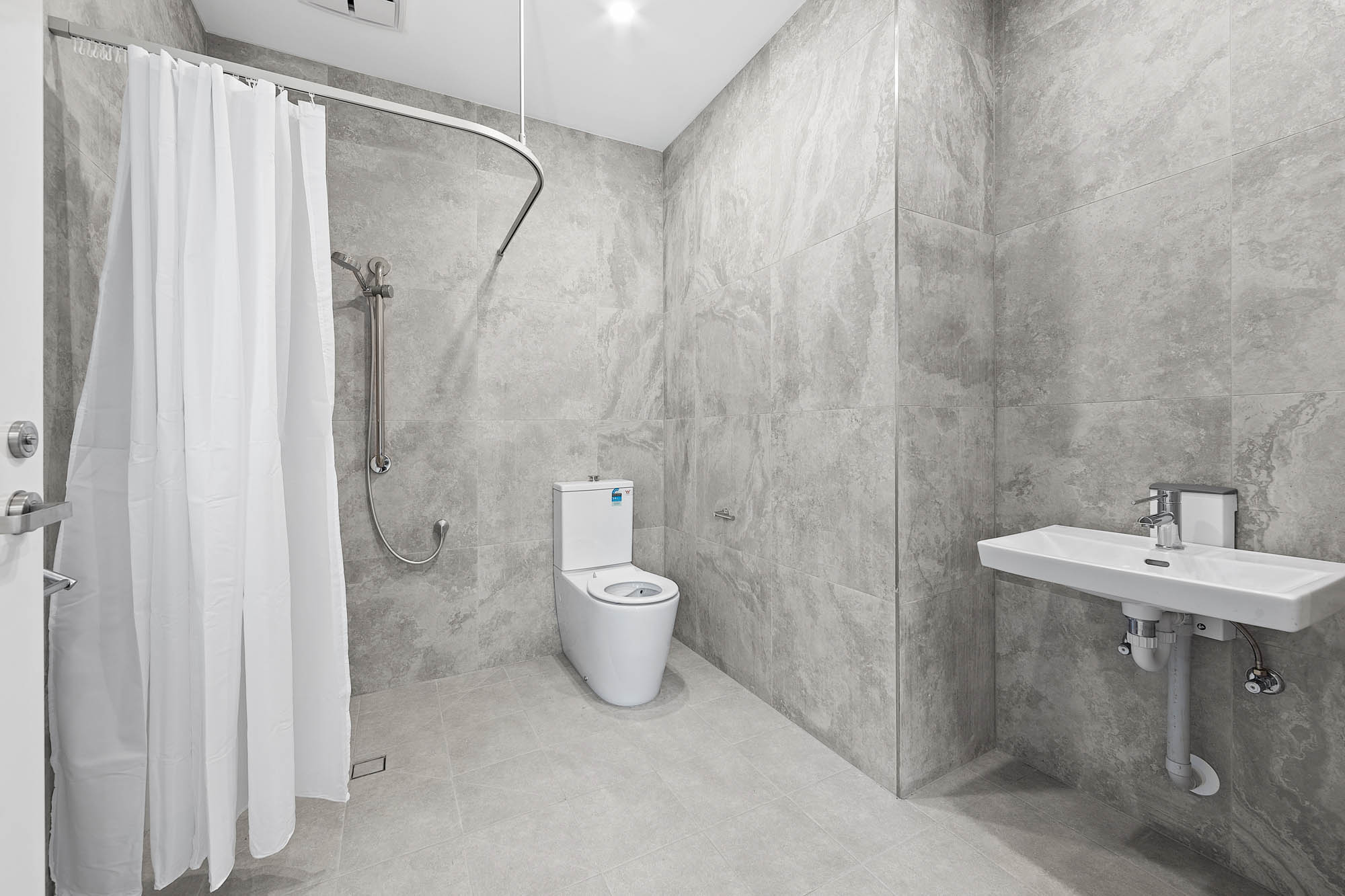 Centrally located in Coburg - live with just 1 other! — Home image 17