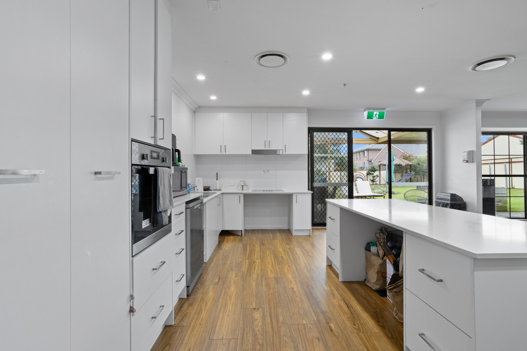 Modern SIL home in Mount Druitt: spacious open plan and renovated kitchen — Home image 2