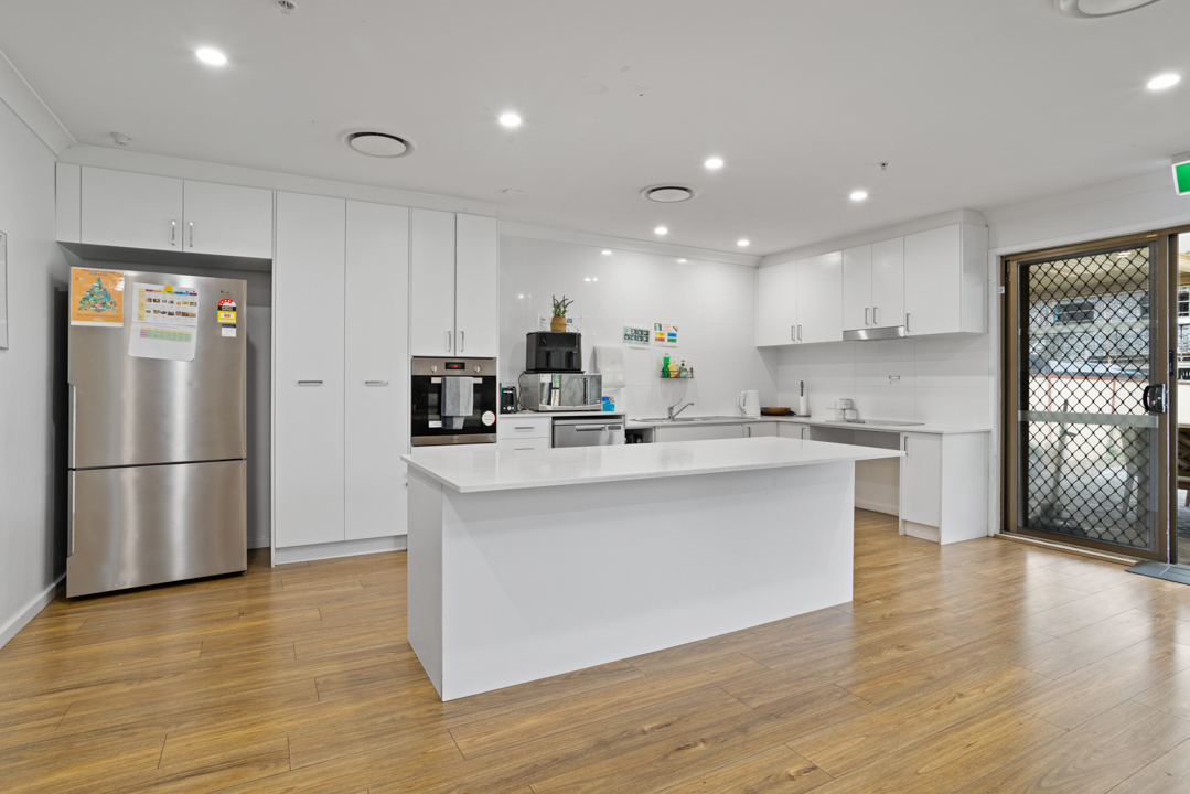 Modern SIL home in Mount Druitt: spacious open plan and renovated kitchen — Home image 4