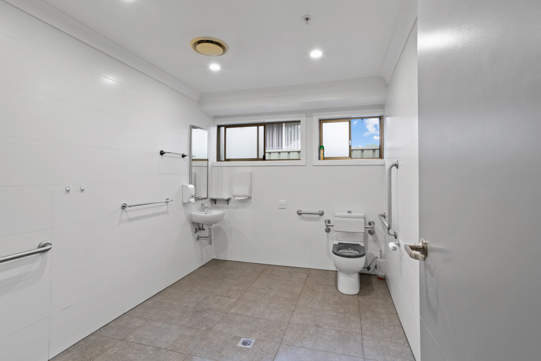 Modern SIL home in Mount Druitt: spacious open plan and renovated kitchen — Home image 5