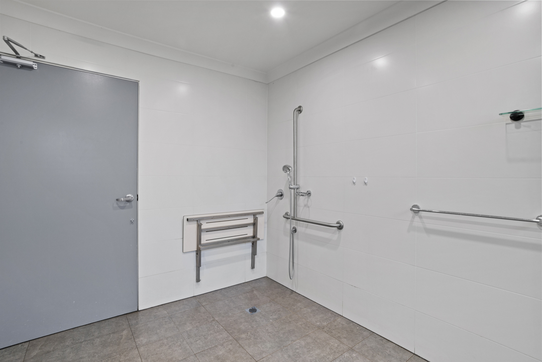 Modern SIL home in Mount Druitt: spacious open plan and renovated kitchen — Home image 6